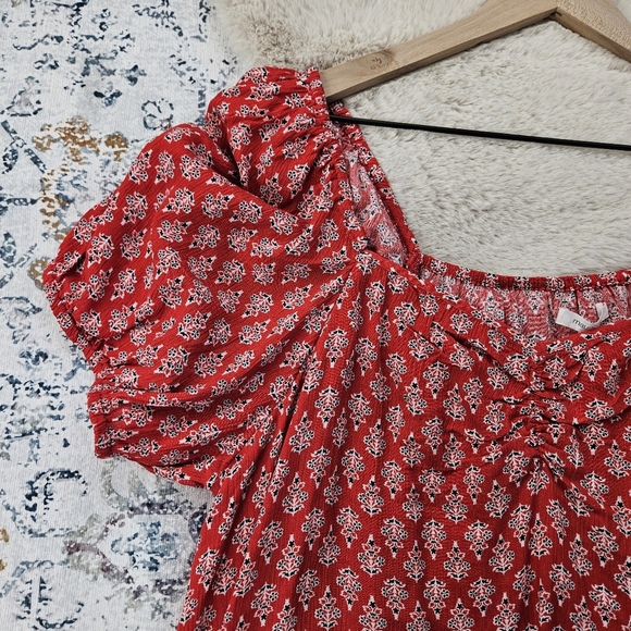 Maurices Red Printed Puff Sleeve Top Blouse XXL BNWT - Picture 2 of 6